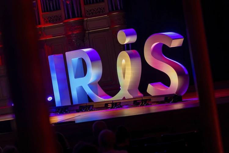 app-iris-voor-cases-08-comp.webp