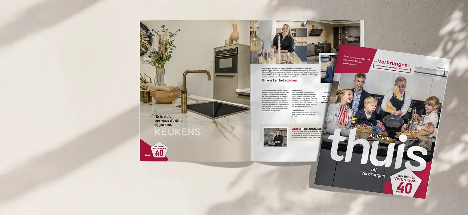 Cover en opengeslagen exemplaar van de folder Thuis bij Verbruggen.